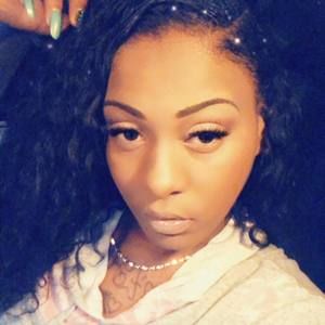 Meet your Posher, Valishia